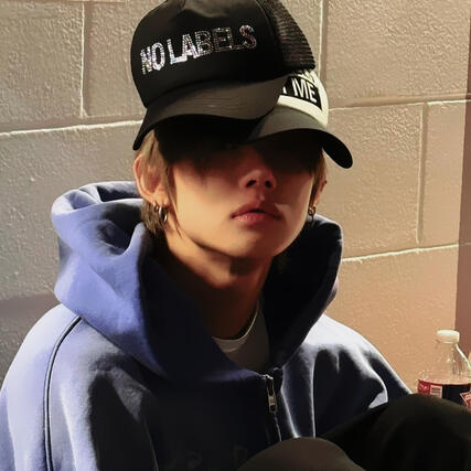 everyone has a blonde twink and mine had to be YOU !! so crazy i loooove him, SOOYE.