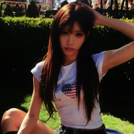 noona you're SO BEATIFUL!! i really love ur cheeks, my pinkprincess, ningyizhuo.