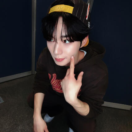 the moon and the stars have been inspired by ur brilliant mind, my dear chingu, yunbin.